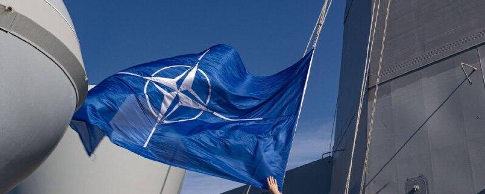 کارشناس ایرانی گفت که تهدید ناتو با کریدور ترامپ برای ایران افزایش میابد / ناتو بدنبال تولید سلاح های میکروبی نزدیک مرز های ایران است - اسپوتنیک ایران  , 1920, 16.12.2025