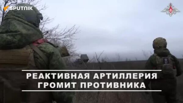 توپخانه 27 لشکر تفنگ موتوری گارد یگان مرکز روسیه، نیروی انسانی و تجهیزات تشکیلات نیروهای مسلح اوکراین را در جهت کراسنوآرمیسک هدف قرار دادند - اسپوتنیک ایران  