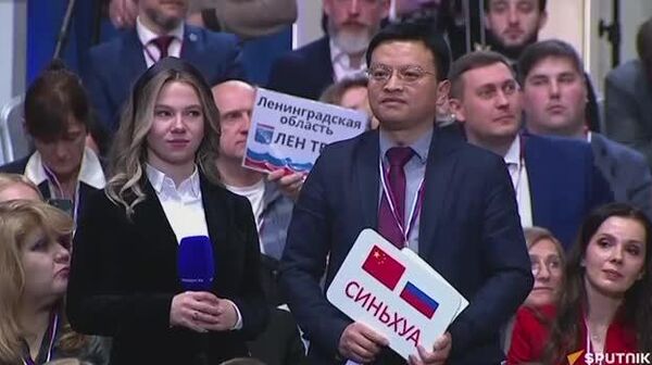 ولادیمیر پوتین اظهار داشت که من شی جین‌پینگ را به عنوان دوستی عالی و شریک و متحدی پایدار برای روسیه می دانم - اسپوتنیک ایران  