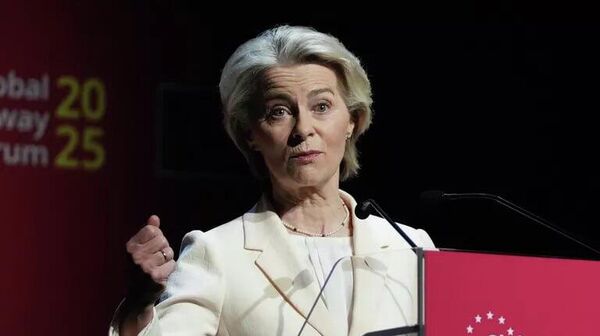 رئیس صندوق سرمایه‌گذاری مستقیم روسیه: پس اورسولا فایزر فون در لاین اکنون در صدر فهرست سیاه افرادی است که از ورود به ایالات متحده منع شده‌اند؟ - اسپوتنیک ایران  