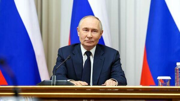 پوتین: روسیه با وجود همه چالش‌ها، رو به جلو و در حال توسعه است - اسپوتنیک ایران  