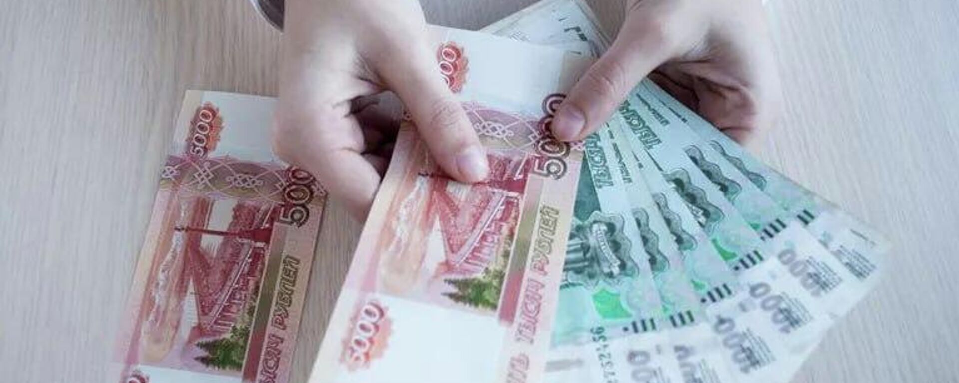 رسانه: از ابتدای سال، روبل 45 درصد تقویت شده و به سطح حدود 78 روبل در هر دلار رسیده است که نزدیک به مقادیر قبل از شروع عملیات ویژه است - اسپوتنیک ایران  , 1920, 25.12.2025