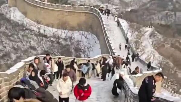 یخ‌زدگی به دیوار بزرگ چین هم رسید - اسپوتنیک ایران  