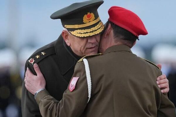 مقامات ترکیه در آنکارا، مراسم یادبود نظامی برای هیئت نظامی لیبی که در سانحه هوایی این کشور کشته شدند برگزار کرد - اسپوتنیک ایران  