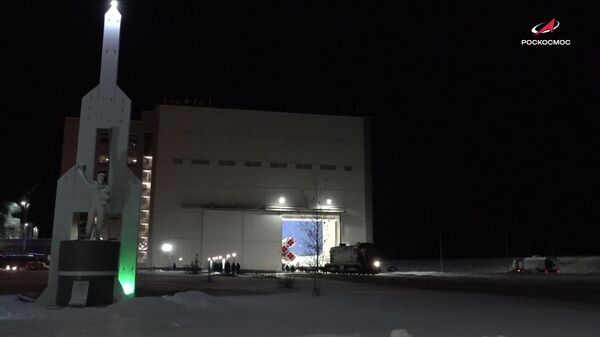 لحظه حرکت ماهواره‌های ایران به‌سوی سکوی پرتاب در روسیه - اسپوتنیک ایران  