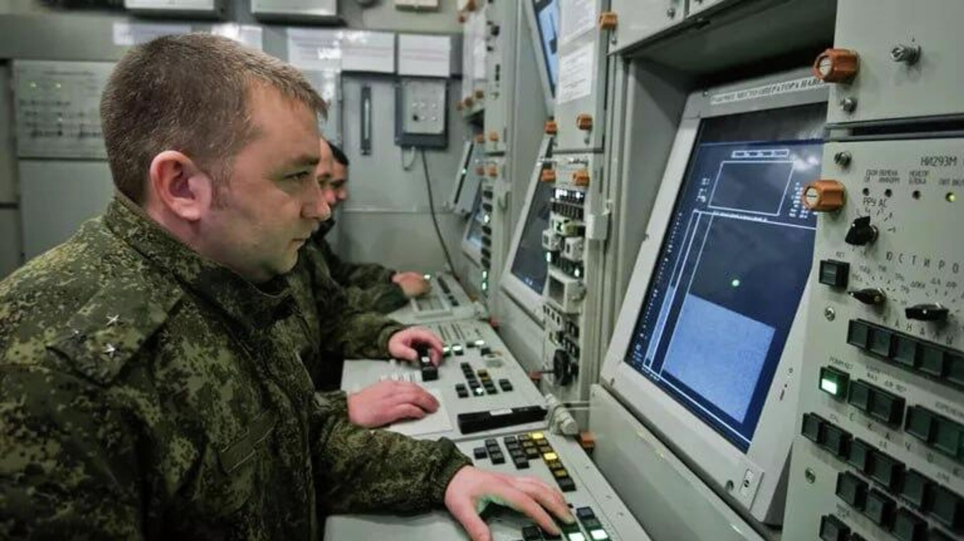 رئیس نیروهای موشکی ضد هوایی روسیه: رژیم کییف بین 28 و 29 دسامبر با استفاده از پهپادهای دوربرد تلاش کرد به محل اقامت پوتین در منطقه نووگورود حمله کند رئیس نیروهای موشکی ضد هوایی روسیه: رژیم کییف بین 28 و 29 دسامبر با استفاده از پهپادهای دوربرد تلاش کرد به محل اقامت پوتین در منطقه نووگورود حمله کند - اسپوتنیک ایران , 1920, 31.12.2025