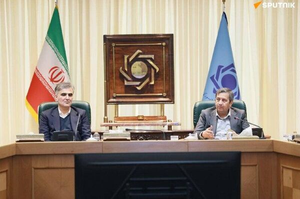 همتی: ثبات اقتصادی؛ اولویت اول بانک مرکزی ایران - اسپوتنیک ایران  