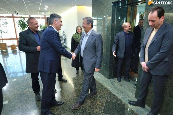 همتی: ثبات اقتصادی؛ اولویت اول بانک مرکزی ایران - اسپوتنیک ایران  