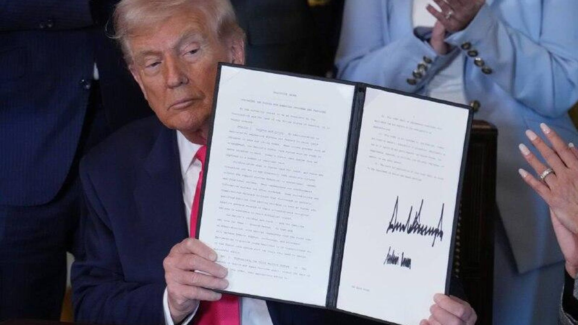 ترامپ، دستور خروج ایالات متحده آمريكا از 66 سازمان بینالمللی را صادر کرد — کاخ سفید ترامپ، دستور خروج ایالات متحده آمريكا از 66 سازمان بینالمللی را صادر کرد — کاخ سفید - اسپوتنیک ایران , 1920, 08.01.2026