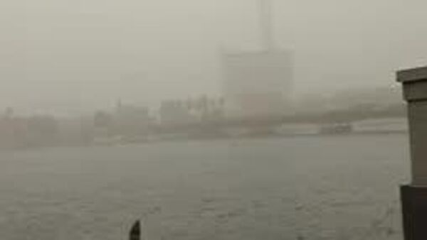 طوفان، گرد و بادهایی که سرعت آنها تا 60 کیلومتر در ساعت می‌رسد، موجی از هوای نامساعد را ایجاد کرده است - اسپوتنیک ایران  