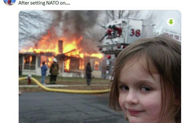 کاخ سفید عکسی از ترامپ در حال نگاه کردن به گرینلند منتشر کرد و پیشنهاد داد که وضعیت زیر نظر گرفته شود - اسپوتنیک ایران  