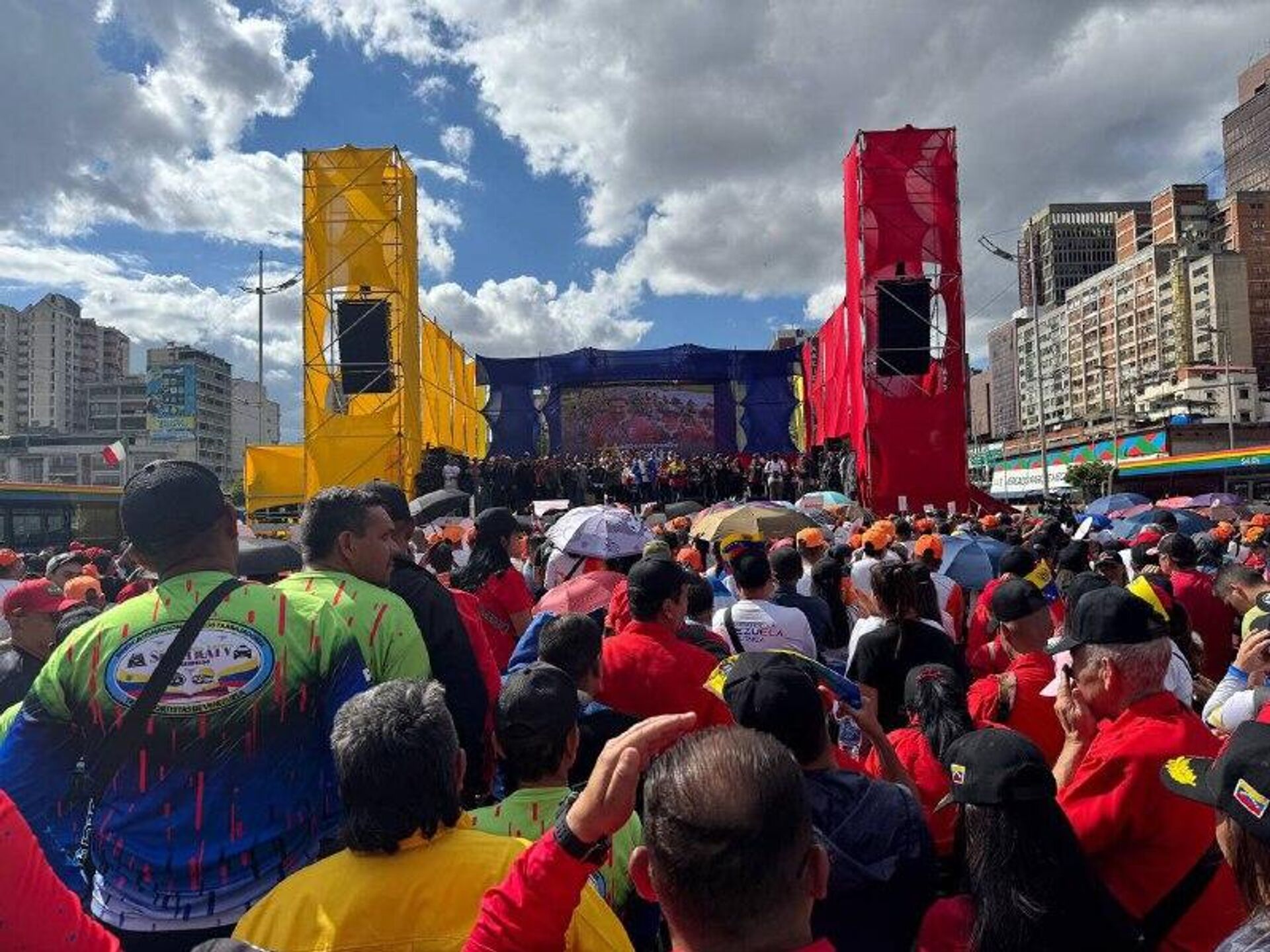 کارگران حمل و نقل کاراکاس با درخواست آزادی مادورو به خیابان‌ها آمدند - اسپوتنیک ایران  , 1920, 14.01.2026