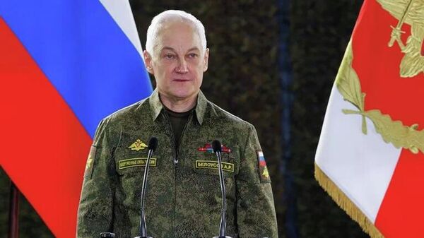 آندری بلوسوف، وزیر دفاع روسیه جلسه‌ای در مقر فرماندهی گروه غرب برگزار کرد - اسپوتنیک ایران  