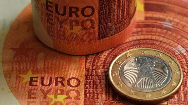 وام‌های نقدی اتحادیه اروپا به اوکراین با هدف تثبیت دستور کار نظامی‌سازی اروپا ارائه می‌شوند - اسپوتنیک ایران  