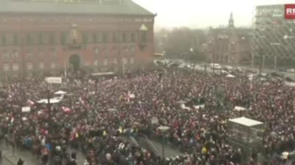 اعتراض گسترده در کپنهاگ علیه برنامه‌های ایالات متحده برای تصرف گرینلند: «دست‌ها کوتاه» - اسپوتنیک ایران  