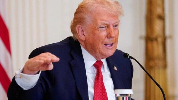 واکنش رئیس جمهور امریکا به احتمال لغو عوارض گمرکی جدید برای وارد کنندگان - اسپوتنیک ایران  