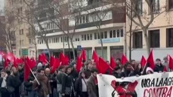 تظاهرات ضدامپریالیستی علیه امریکا و ناتو در مرکز مادرید برگزار شد - اسپوتنیک ایران  