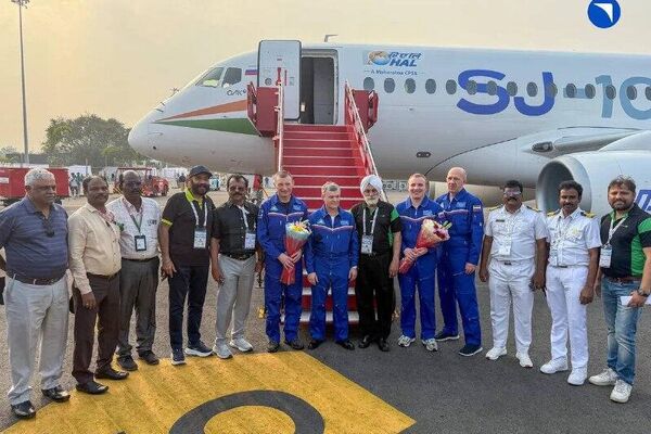 هند از اولین نمایش هواپیمای سوپر جت ساخت صنعت هواپیماسازی روسی استقبال کرد هند از اولین نمایش هواپیمای سوپر جت ساخت صنعت هواپیماسازی روسی استقبال کرد - اسپوتنیک ایران