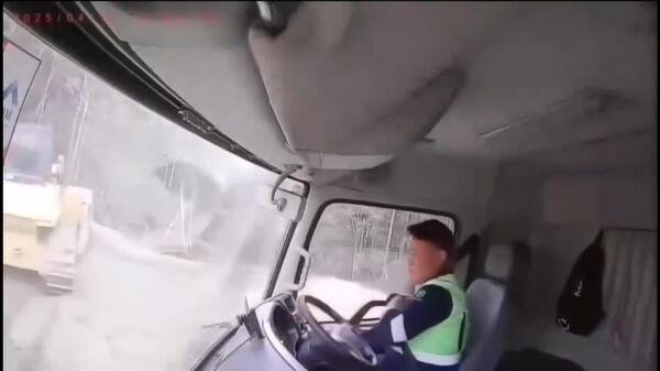 لحظه وحشتناک در معدن نیکل در اندونزی - اسپوتنیک ایران  