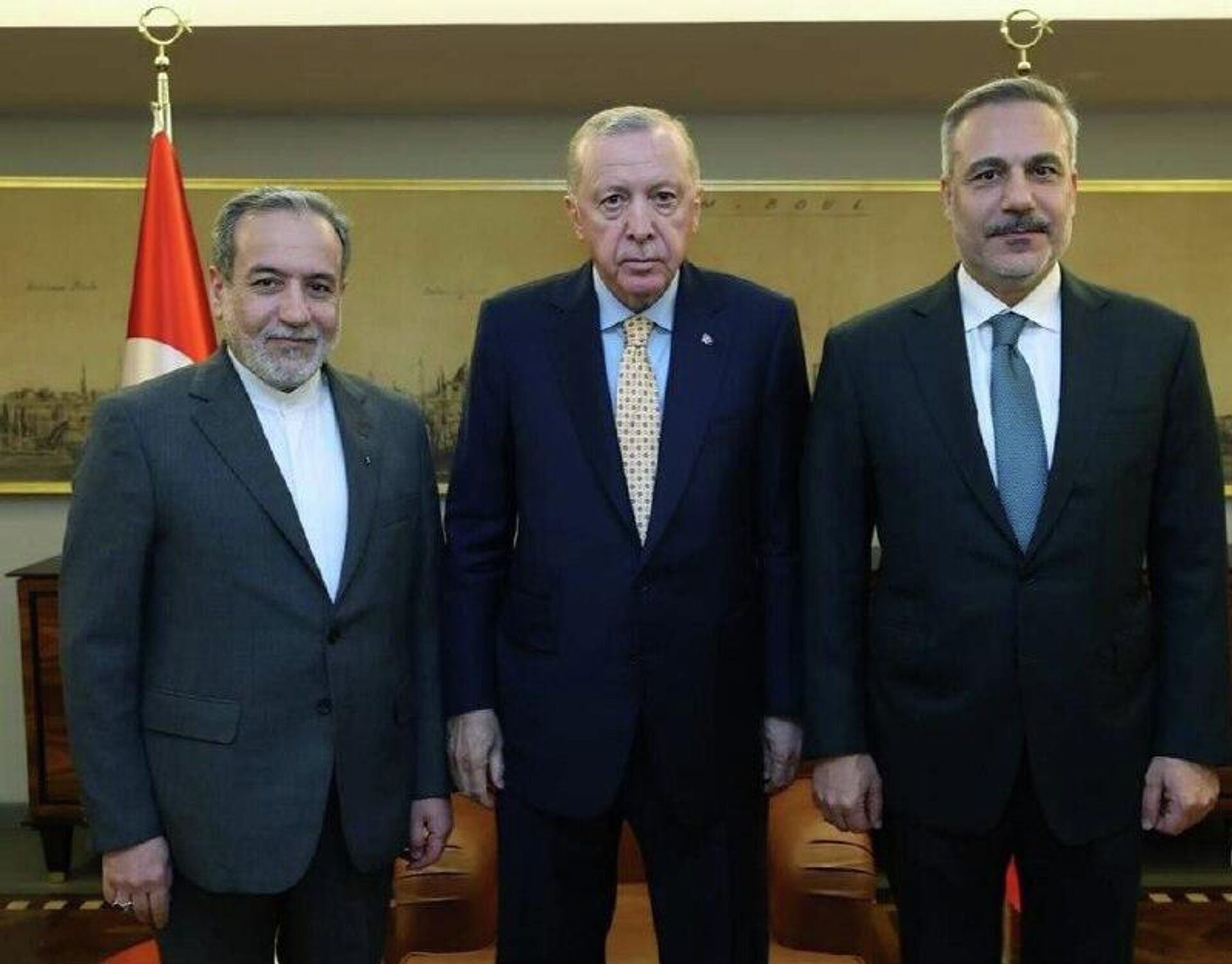 وزیر امور خارجه ایران با رئیس جمهور ترکیه دیدار کرد وزیر امور خارجه ایران با رئیس جمهور ترکیه دیدار کرد - اسپوتنیک ایران , 1920, 30.01.2026