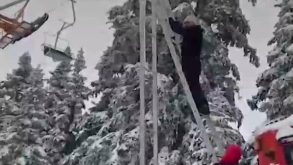 بخاطر از کار افتادن تله کابینی در ترکیه حدود 60 نفر گیر افتادند - اسپوتنیک ایران  