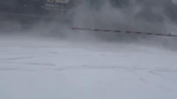 نجات راننده کامیون آمریکایی پس از برخورد قطار به وسیله نقلیه‌اش در کارولینای شمالی - اسپوتنیک ایران  