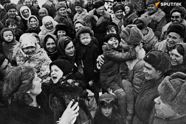 «حتی یک قدم هم عقبنشینی نکنید!»: روز شکست نیروهای نازی در نبرد استالینگراد «حتی یک قدم هم عقبنشینی نکنید!»: روز شکست نیروهای نازی در نبرد استالینگراد - اسپوتنیک ایران