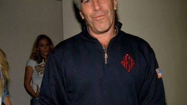 رسانه ها گزارش دادند که وزارت دادگستری ایالات متحده آمریکا به اشتباه نام ده‌ها نفر از قربانیان اپستین را منتشر کرده است - اسپوتنیک ایران  