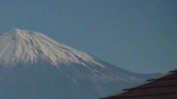 یک گوی آتشین درخشان بر فراز ژاپن پرواز کرد و به آتشفشان کوه فوجی برخورد کرد - اسپوتنیک ایران  