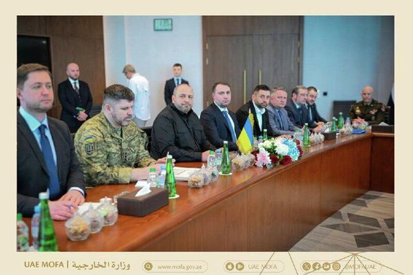 عکسهایی از مذاکرات میان روسیه، آمریکا و اوکراین در ابوظبی عکسهایی از مذاکرات میان روسیه، آمریکا و اوکراین در ابوظبی - اسپوتنیک ایران