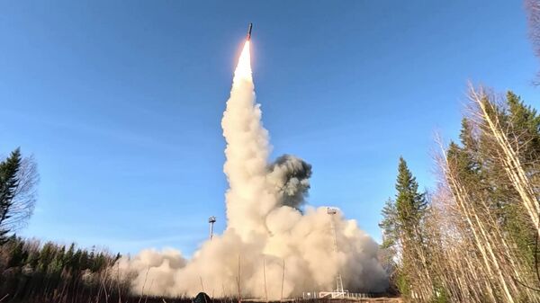 The launch of a Yars intercontinental ballistic missile during a training exercise of strategic nuclear forces involving their ground, sea, and air components. - اسپوتنیک ایران  