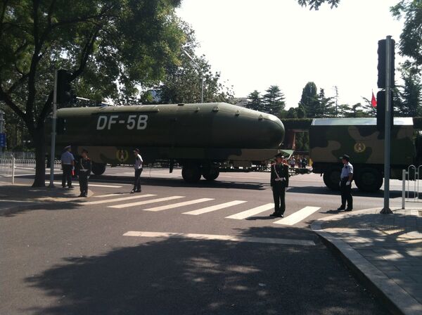 The upper stage of the newly upgraded DF-5B Chinese intercontinental ballistic missile, as seen after the military parade held in Beijing on September 3, 2015 - اسپوتنیک ایران  