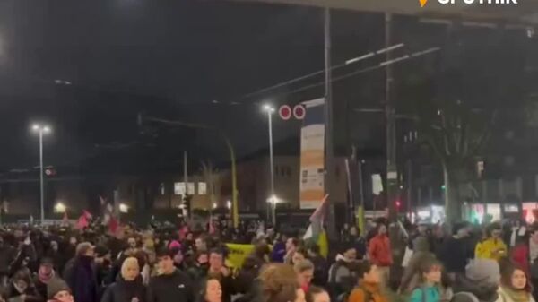 راهپیمایی علیه برگزاری المپیک زمستانی ایتالیا در میلان برگزار شد - اسپوتنیک ایران  