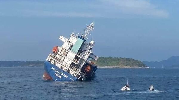 یک کشتی کانتینری حامل مواد خطرناک در سواحل پوکت غرق شد - اسپوتنیک ایران  