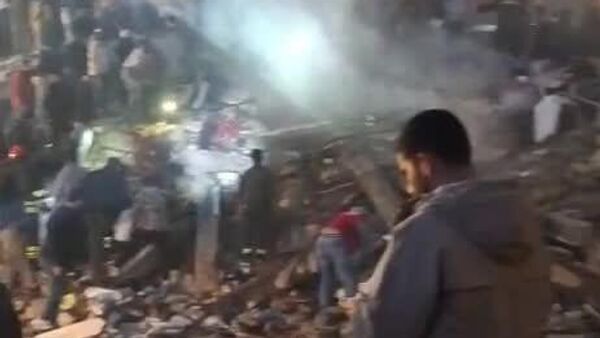 تصاویری دیگر از فرو ریختن ساختمان مسکونی چند طبقه در شهر طرابلس در شمال لبنان - اسپوتنیک ایران  