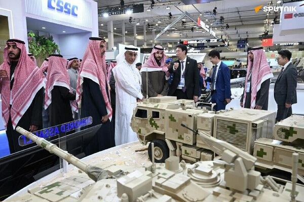 سامانه موشکی جدید روسی «سارما» و دیگر محصولات نمایشگاه جهانی دفاع در ریاض سامانه موشکی جدید روسی «سارما» و دیگر محصولات نمایشگاه جهانی دفاع در ریاض - اسپوتنیک ایران