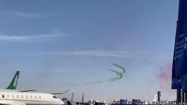 نمایش‌های هوایی در نمایشگاه جهانی دفاع 2026 در ریاض - اسپوتنیک ایران  