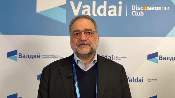 کارشناس لبنانی: مرکز ثقل نظام بین المللی در حال حرکت به سوی شرق است و خاورمیانه مرکز آن می باشد - اسپوتنیک ایران  