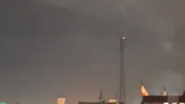 فریادهای الله اکبر در ایران در آستانه سالگرد انقلاب اسلامی - اسپوتنیک ایران  