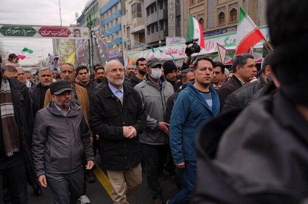 حضور رئیس مجلس شورای اسلامی ایران در راهپیمایی 22 بهمن حضور رئیس مجلس شورای اسلامی ایران در راهپیمایی 22 بهمن - اسپوتنیک ایران