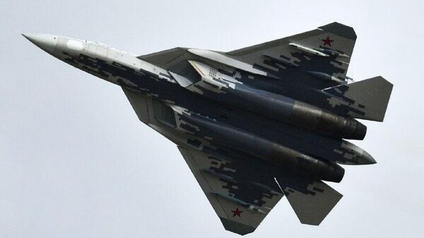 کارشناس: جنگنده سوخو-57 مدرن، مرحله‌ای کیفی و جدید را برای هوانوردی نظامی روسیه رقم می‌زند - اسپوتنیک ایران  