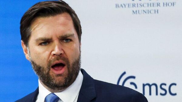 کارشناس: شکاف آمریکا و اروپا یک سال پس از سخنرانی ونس در مونیخ عمیق‌تر شد - اسپوتنیک ایران  