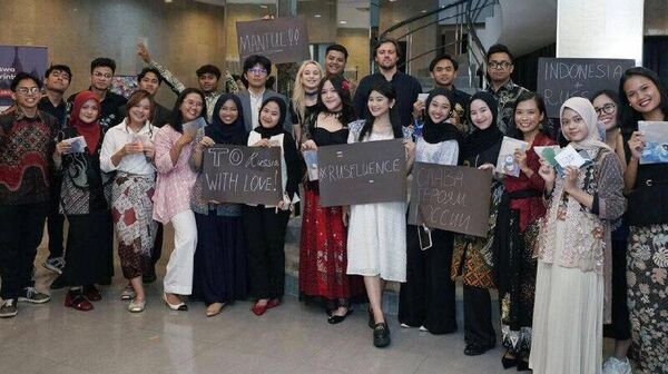 وبلاگ‌نویسان اندونزیایی خانه‌های خود را با پوسترهایی با نقل قول‌های پوتین تزئین می‌کنند - اسپوتنیک ایران  