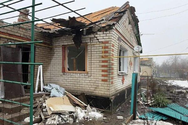 در حمله نیروهای مسلح اوکراین به جمهوری خلق لوگانسک 19 نفر، از جمله یک کودک مجروح شدند در حمله نیروهای مسلح اوکراین به جمهوری خلق لوگانسک 19 نفر، از جمله یک کودک مجروح شدند - اسپوتنیک ایران