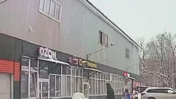 یک قندیل یخ در ایوانتیِفکا (شهری در روسیه) بر سر یک خانم سقوط کرد - اسپوتنیک ایران  