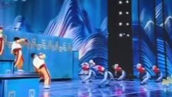 در مراسم جشن سال نو، ربات‌ها ووشو اجرا می‌کردند - اسپوتنیک ایران  