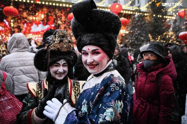 جشنواره سال نو چینی در میدان مانژ مسکو برگزار میشود جشنواره سال نو چینی در میدان مانژ مسکو برگزار میشود - اسپوتنیک ایران