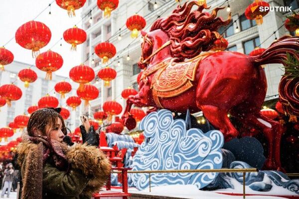 جشنواره سال نو چینی در میدان مانژ مسکو برگزار میشود جشنواره سال نو چینی در میدان مانژ مسکو برگزار میشود - اسپوتنیک ایران