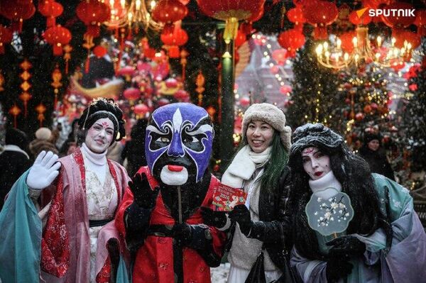 جشنواره سال نو چینی در میدان مانژ مسکو برگزار میشود جشنواره سال نو چینی در میدان مانژ مسکو برگزار میشود - اسپوتنیک ایران