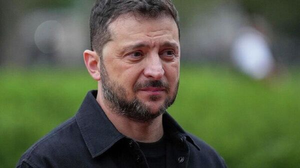 بازی با زمان و فرار از مشروعیت در رفتار زلنسکی موج می‌زند  - اسپوتنیک ایران  